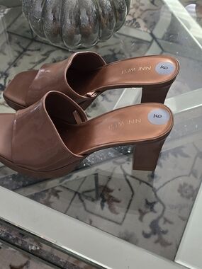 Nine West Glossy Rose-Brown Platform Slide Heels